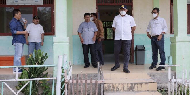 Tinjau SMA di Simeulue, Sekda Aceh Ingatkan Kepala Sekolah Terapkan BEREH