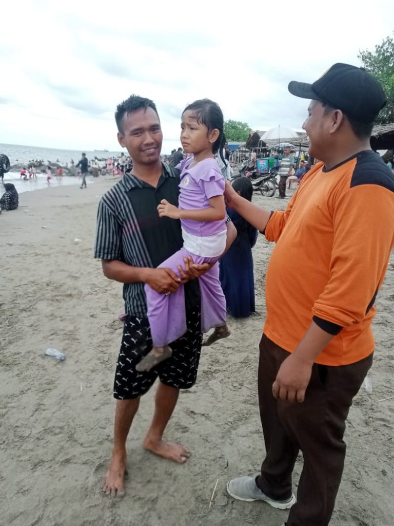 Tim SAR Amankan 3 Balita Terpisah Dari Orang Tua di Pantai Ujong Blang