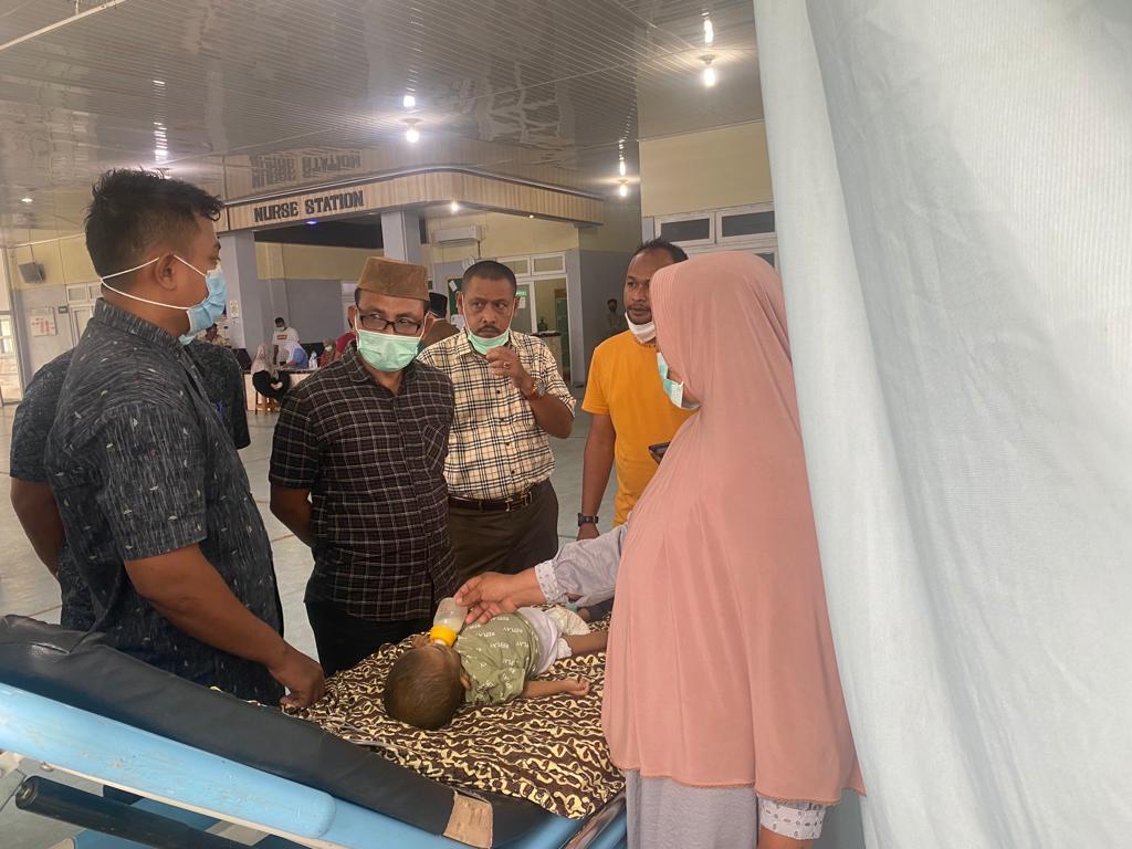 Haji Uma Bantu Balita Miskin Penderita Hepatitis Asal Aceh Utara