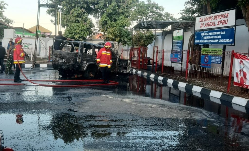 Salah Isi BBM, Isuzu Panther Terbakar di SPBU Batoh Banda Aceh