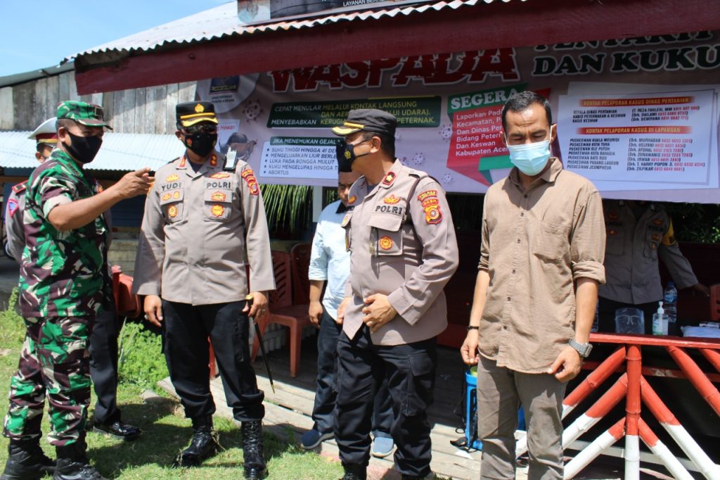 Kapolres Aceh Jaya Tinjau Pos Penyekatan Mobilisasi Hewan Ternak di Perbatasan