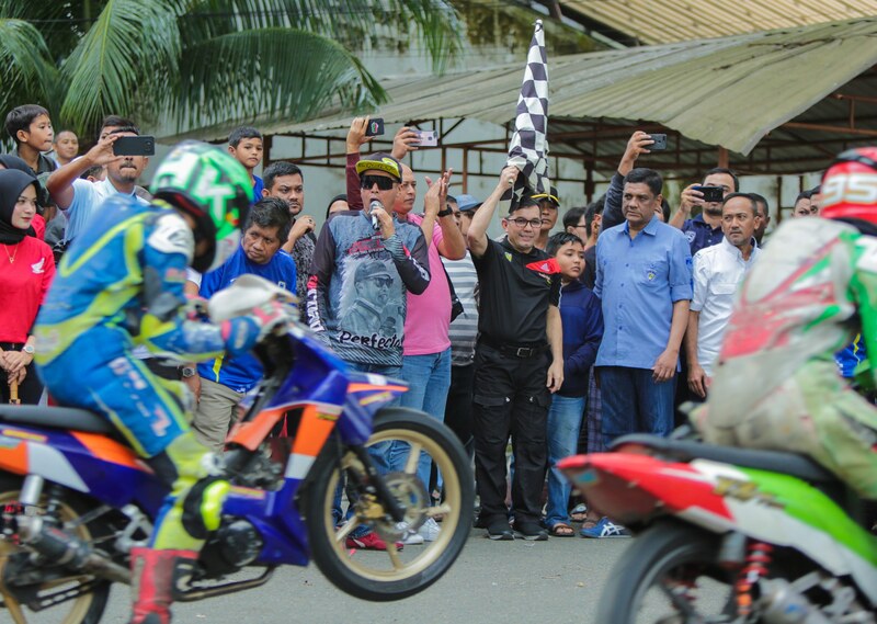 Buka Kejurda Balap Motor IMI, Bakri Siddiq Kibarkan Bendera Start Buka Kejurda Balap Motor IMI, Bakri Siddiq Kibarkan Bendera Start