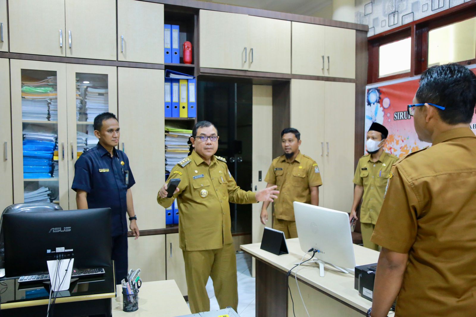 Sidak Setdakab, Pj Bupati Aceh Barat Pantau Absensi dan Disiplin ASN