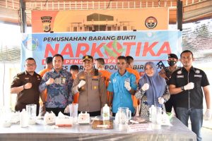 Wakapolres Bireuen Pimpin Pemusnahan Barbuk Sabu 1,4 Kilogram