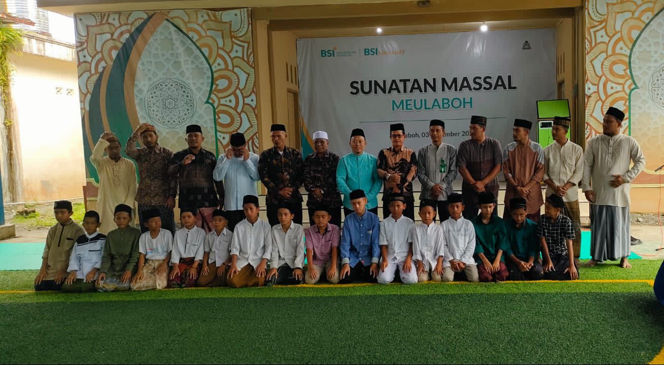 Peringati Hari Santri, BSI Area Meulaboh Gelar Sunatan Massal Bagi Santri Dayah