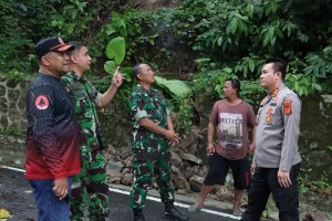 Kapolres Sabang Tinjau Lokasi Banjir dan Longsor