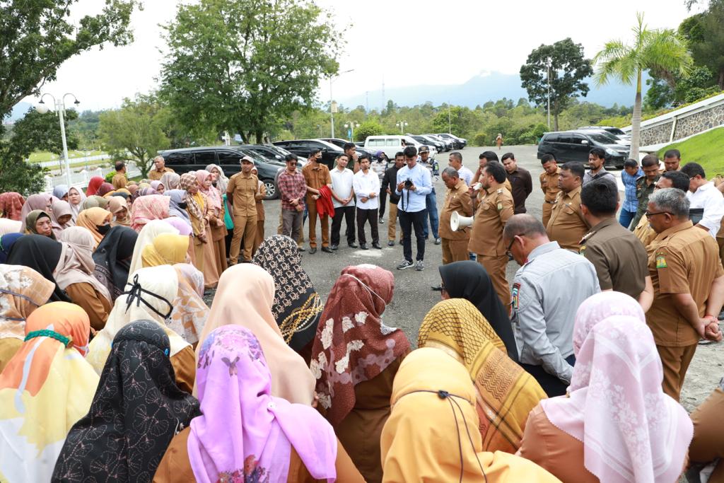 Pj Bupati Aceh Besar Terima Aksi Damai Tenaga PPPK