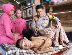 Kapolres Aceh Utara Berikan Bantuan Bagi Seorang Penderita Lumpuh Layu