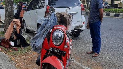 Diduga Melaju Cepat, Scoopy Tabrak Avanza di Banda Aceh