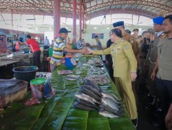Bakri Siddiq Boyong Kepala Dinas Berbelanja di Pasar Al-Mahirah