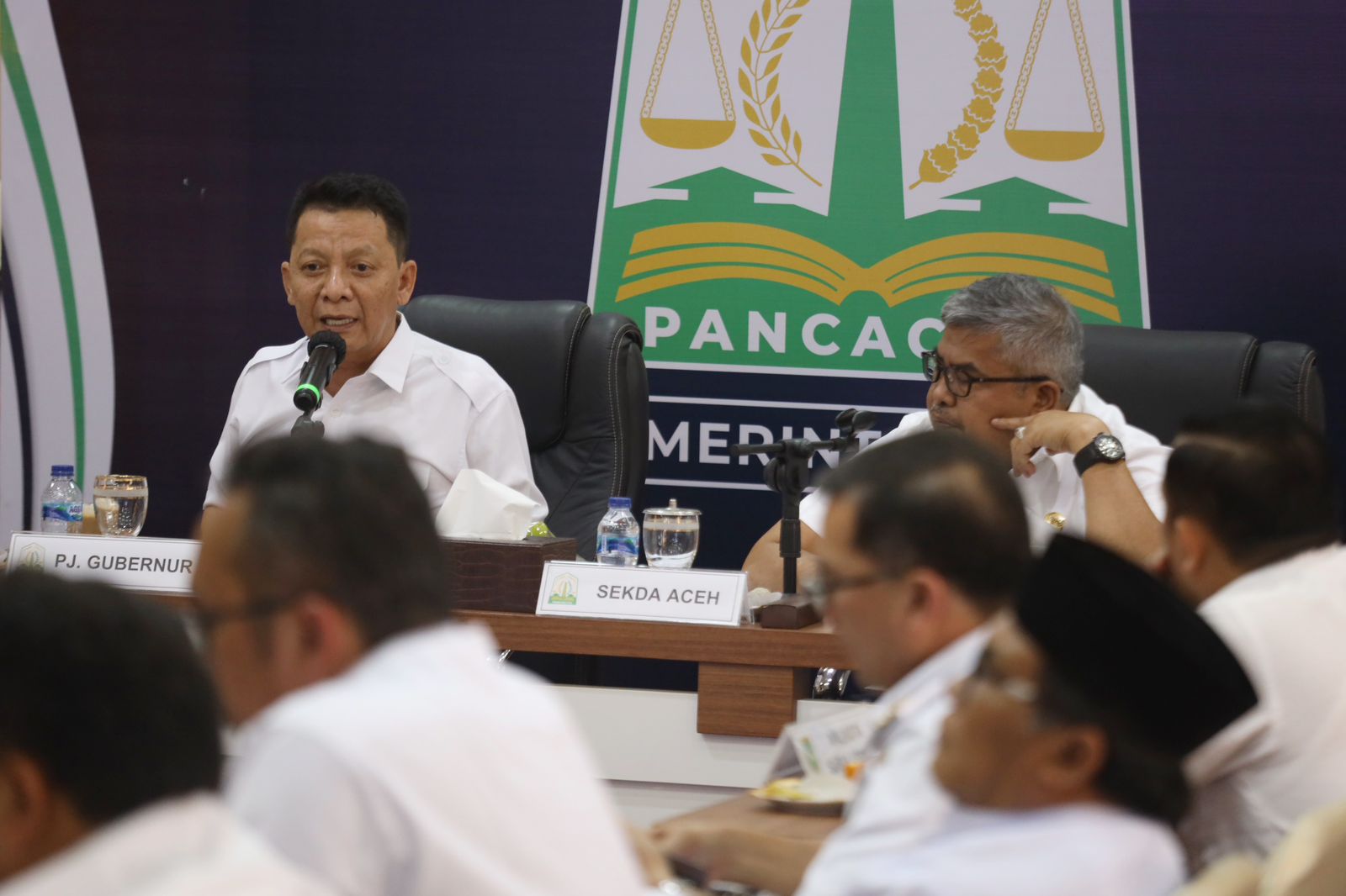 Pj Gubernur Minta Bupati/Walikota se-Aceh Kompak Tangani Berbagai Isu Pembangunan Pj Gubernur Minta Bupati/Walikota se-Aceh Kompak Tangani Berbagai Isu Pembangunan