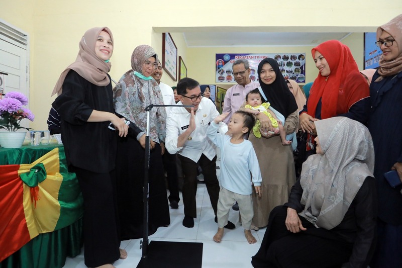 Cegah Stunting, Pemko Banda Aceh Gelar Aksi Penimbangan Balita Serentak
