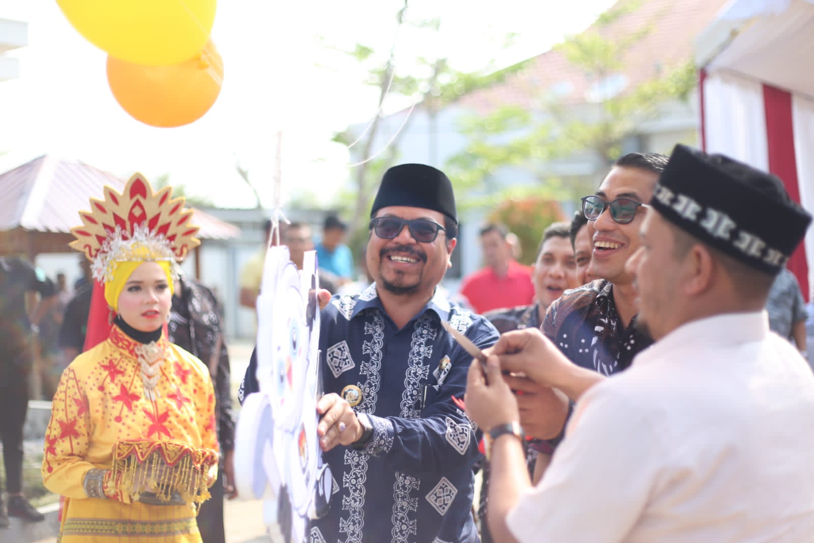 Sukseskan Kirab Pemilu 2024, PJ Bupati Aceh Utara Lepas Balon Sura Sulu ke Udara