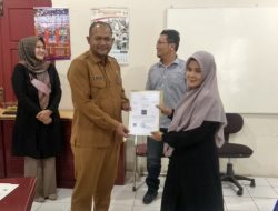 Disperindagkop & UKM Aceh Utara Serahkan Sertifikat Merek untuk 17 Industri