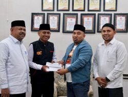 Pj Bupati Berikan Tambahan Uang Saku untuk Qari Asal Aceh Besar yang Ikuti PTQ RRI di Kendari