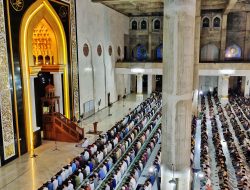 Tarawih Perdana, Ribuan Jamaah Padati Masjid Islamic Center