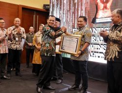 Pemkab Aceh Besar Terima Paritrana Award