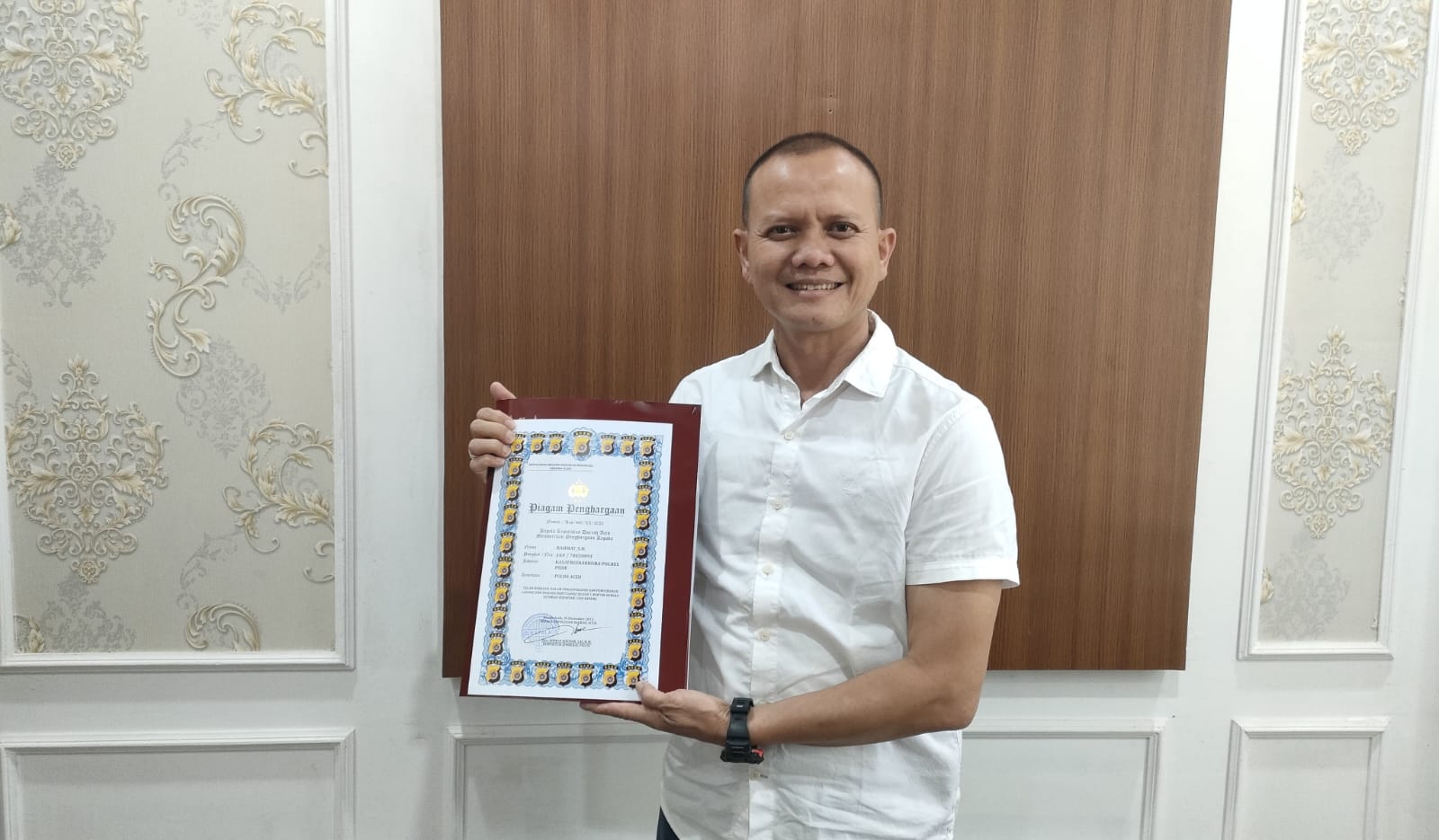 Kasat Narkoba Polres Pidie Dapat Piagam Dari Kapolda Aceh