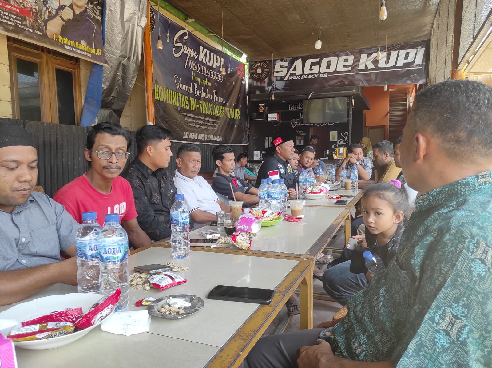 Warga Aceh Timur Curhat Soal Infrastruktur Jalan ke Syech Fadhil