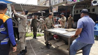 Satpol PP Aceh Besar Kembali Tindak Pedagang Nakal