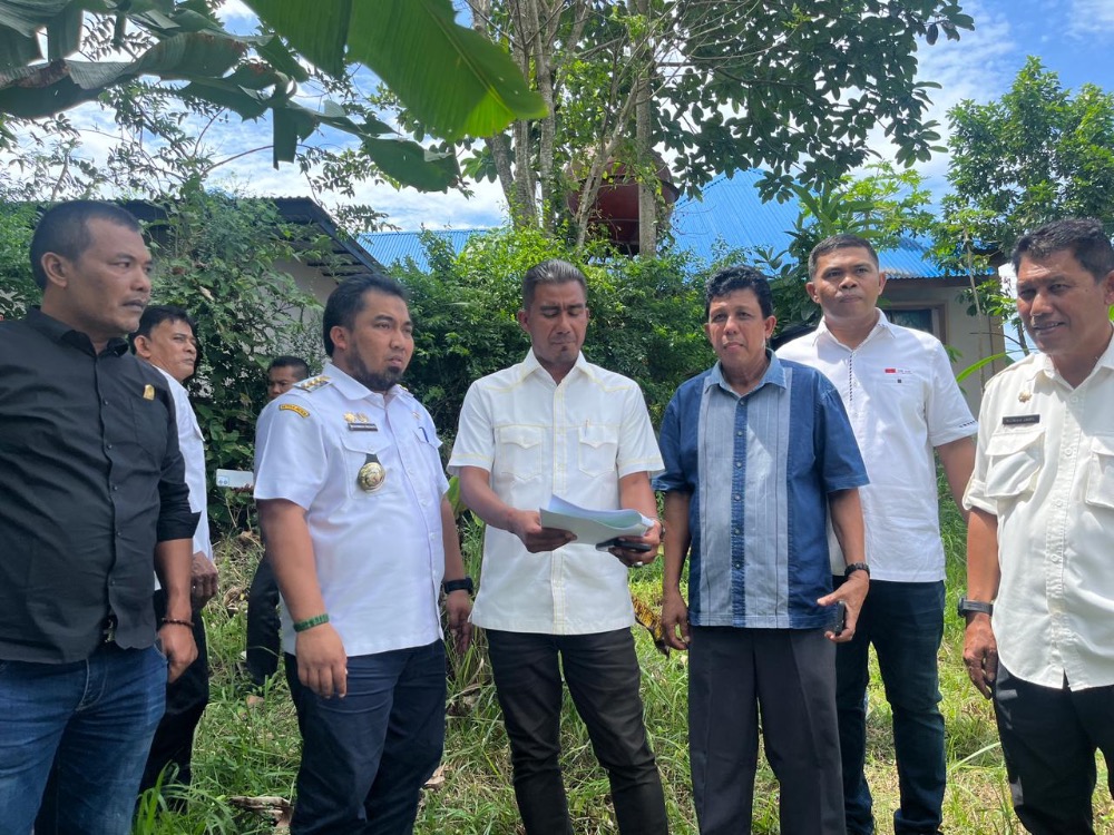 Pj Bupati Aceh Besar Dampingi Komisi III DPRA Tinjau Lahan Hibah Pemprov