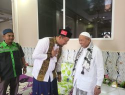 Syech Fadhil Takziah ke Dayah Abu Paya Pasi di Aceh Timur