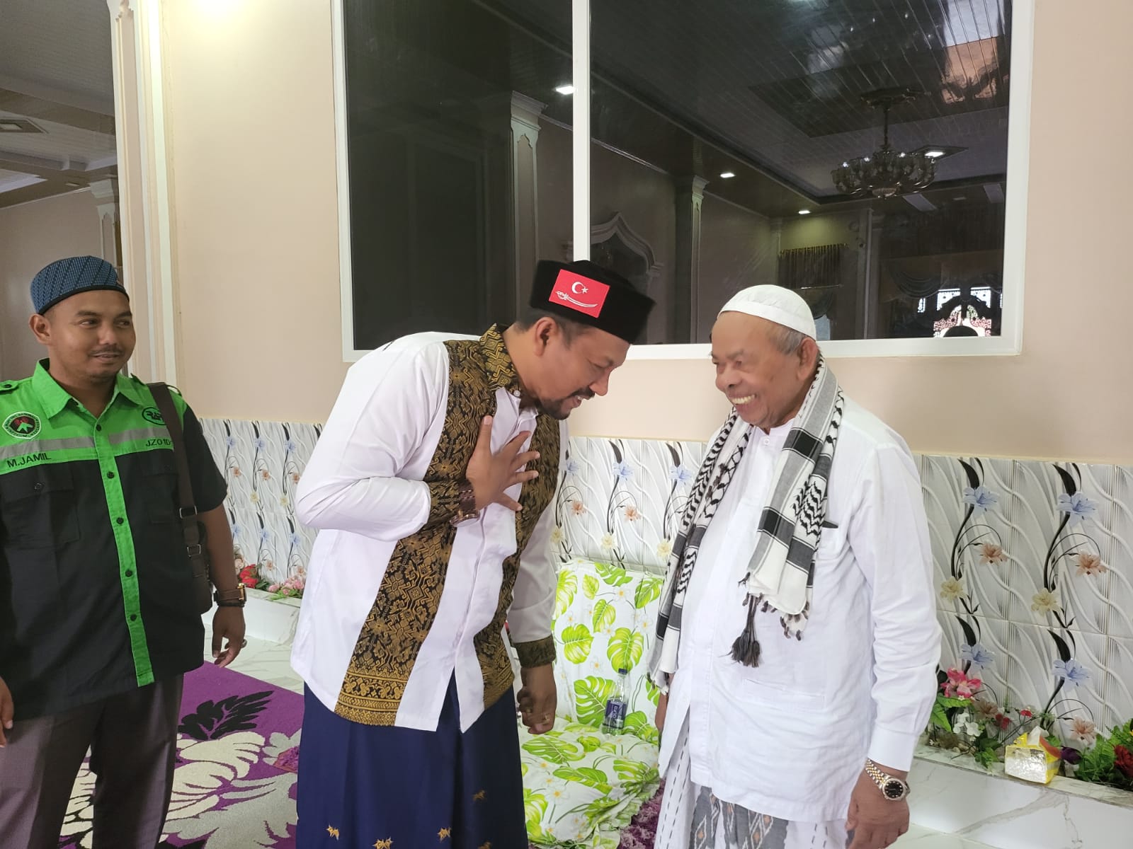 Syech Fadhil Takziah ke Dayah Abu Paya Pasi di Aceh Timur Syech Fadhil Takziah ke Dayah Abu Paya Pasi di Aceh Timur