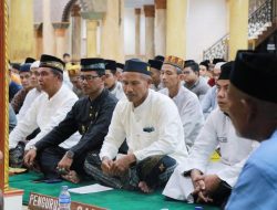 Wakili Pj Bupati, Sekda Aceh Barat Hadiri Peringatan Nuzulul Qur’an