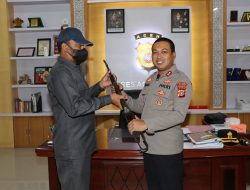 Seorang Warga Serahkan AK-56 ke Polres Aceh Tamiang