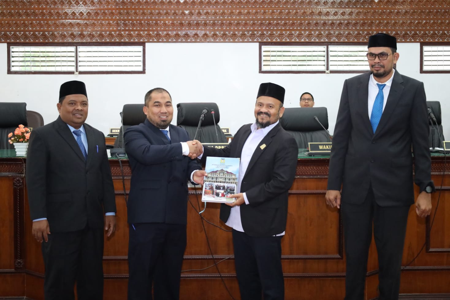 Pj Bupati Muhammad Iswanto Sampaikan LKPJ ke DPRK Aceh Besar