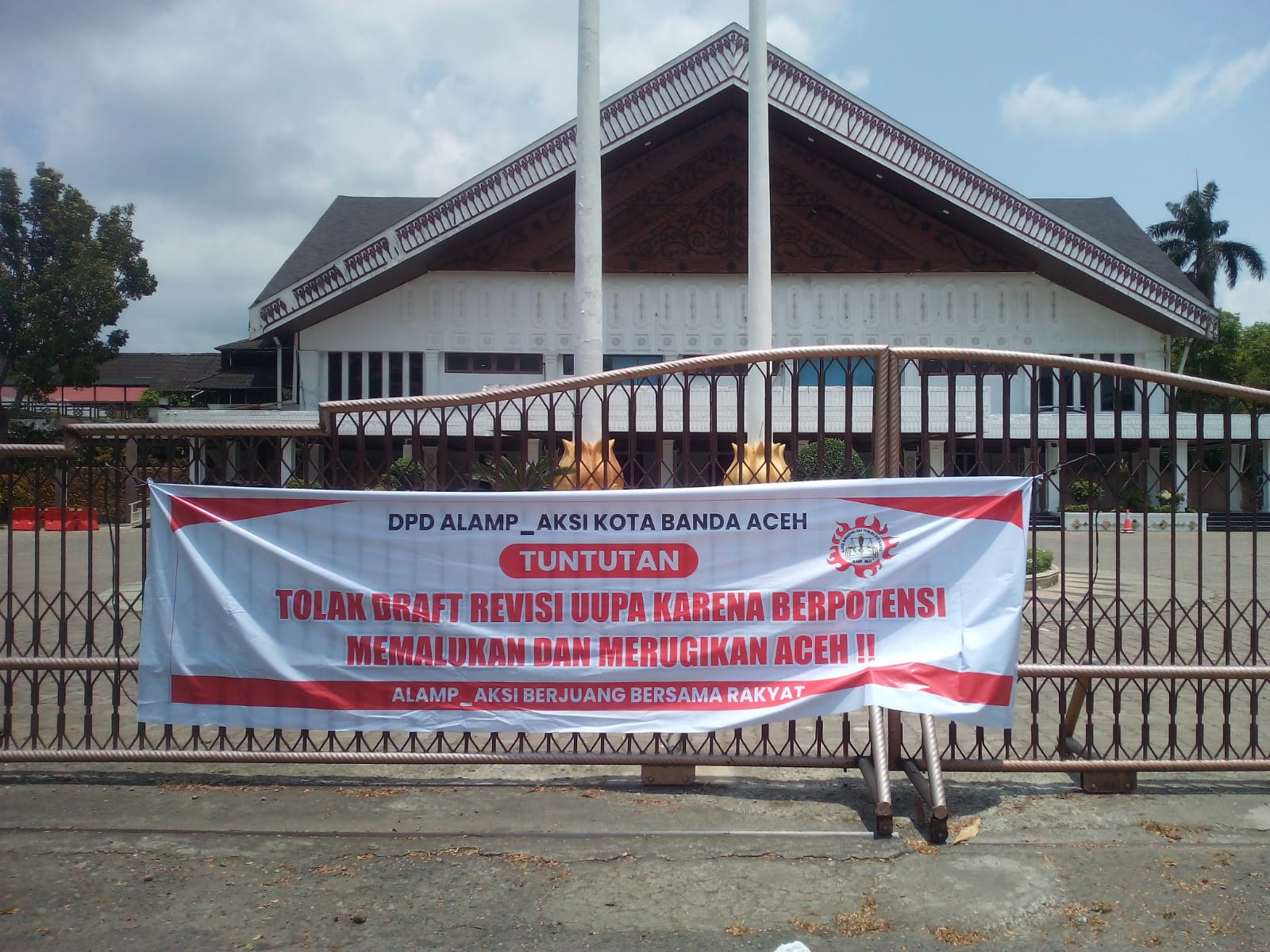 ALAMP AKSI Tolak Revisi UUPA