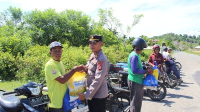 Personel Polres Aceh Jaya Salurkan Bantuan Kemanusiaan kepada Tukang Becak
