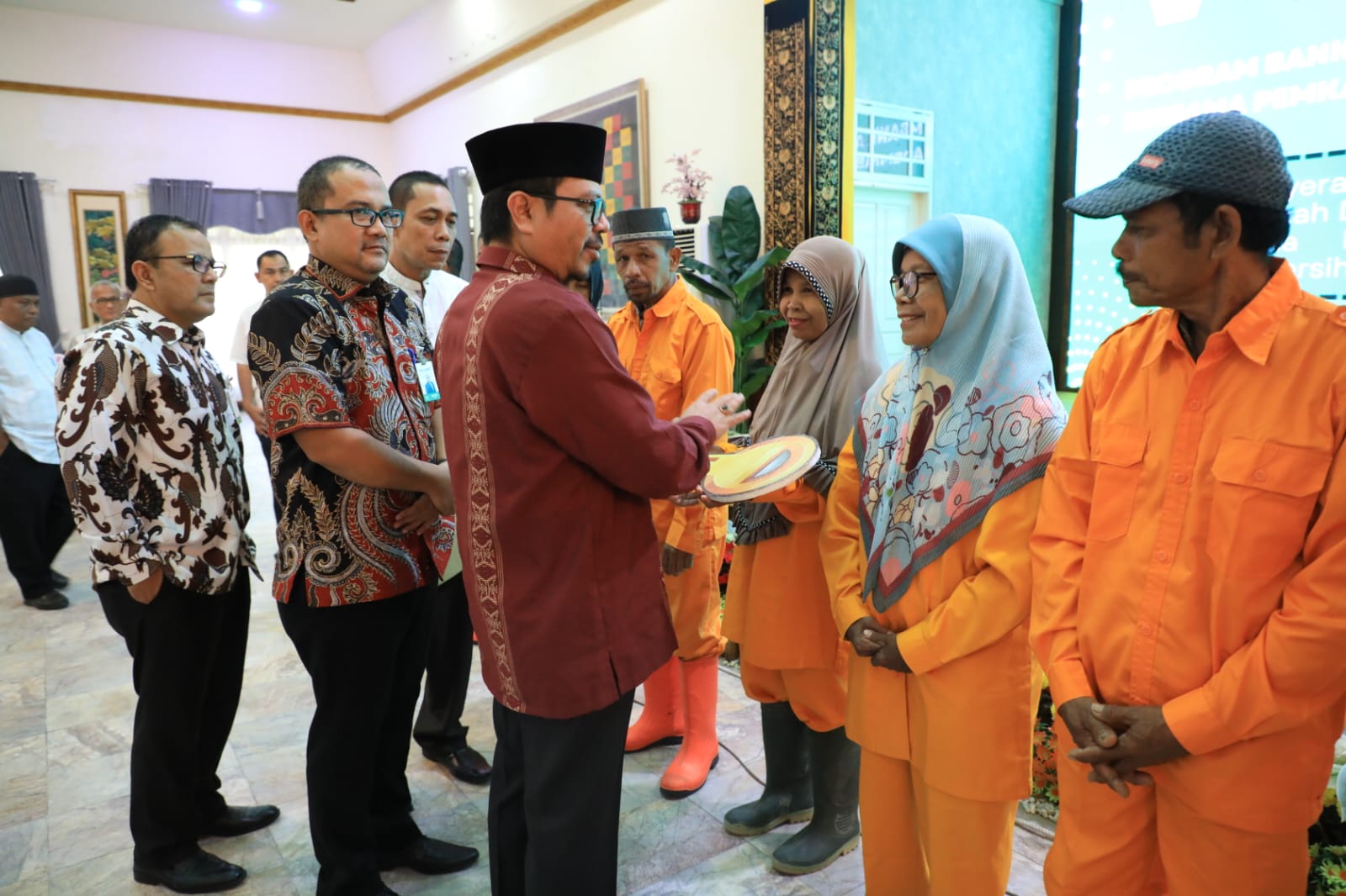Alhamdulillah, Tekon Aceh Utara Terima Bantuan 10 Unit Rumah dan 283 Paket Sembako