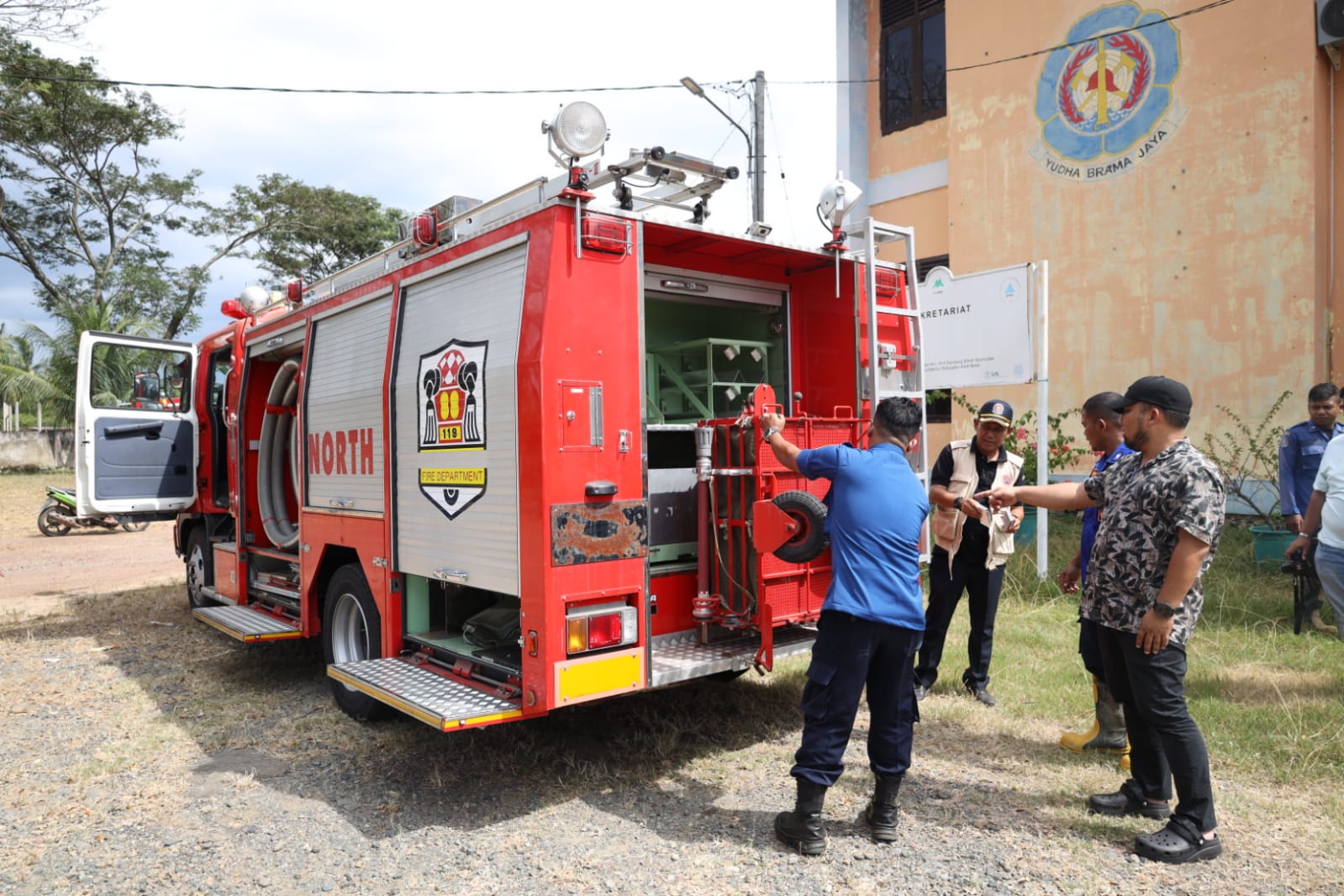 Mobil Damkar Bantuan Kemendagri Tiba di Aceh Besar