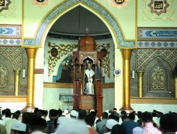 Abati Kuta Krueng Paparkan Hal Ini Saat Jadi Khatib Idul Fitri di Masjid Agung Lhoksukon