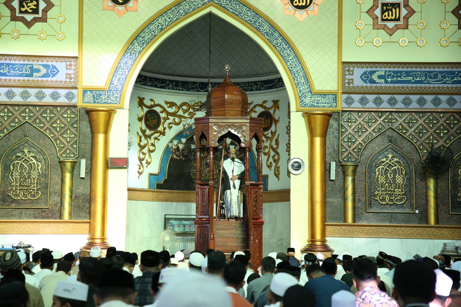 Abati Kuta Krueng Paparkan Hal Ini Saat Jadi Khatib Idul Fitri di Masjid Agung Lhoksukon