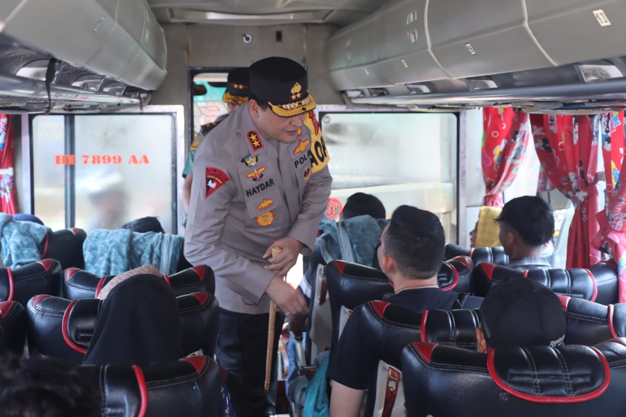 Kapolda dan Forkopimda Aceh Lepas Kendaraan Balik Mudik Gratis di Terminal Batoh