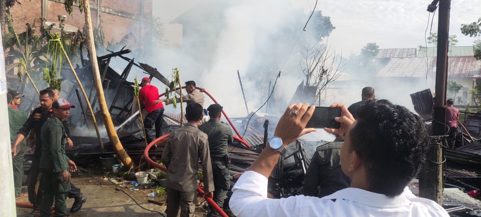 BREAKING NEWS: Dua Unit Rumah Kebakaran di Lhokseumawe