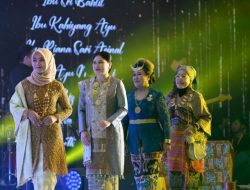 HUT ke-43 Dekranasda, Ayu Marzuki Pamerkan Songket Khas Aceh Besar