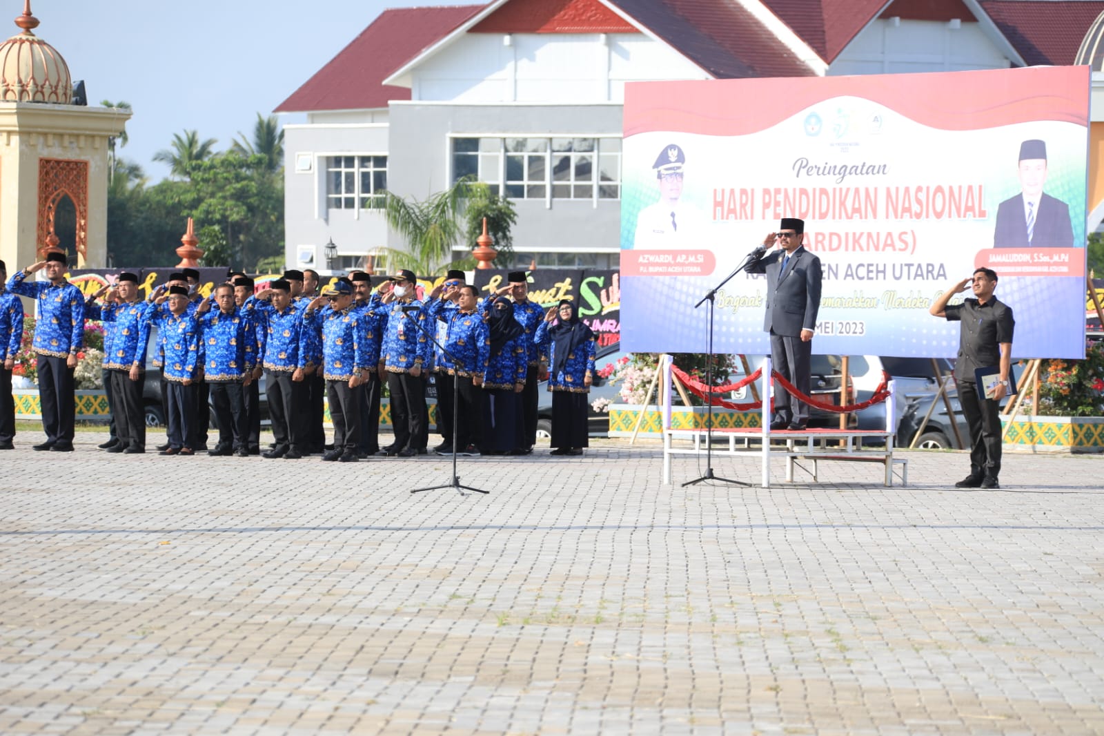 Sejumlah Guru dan Sekolah Terima Penghargaan Hardiknas di Aceh Utara