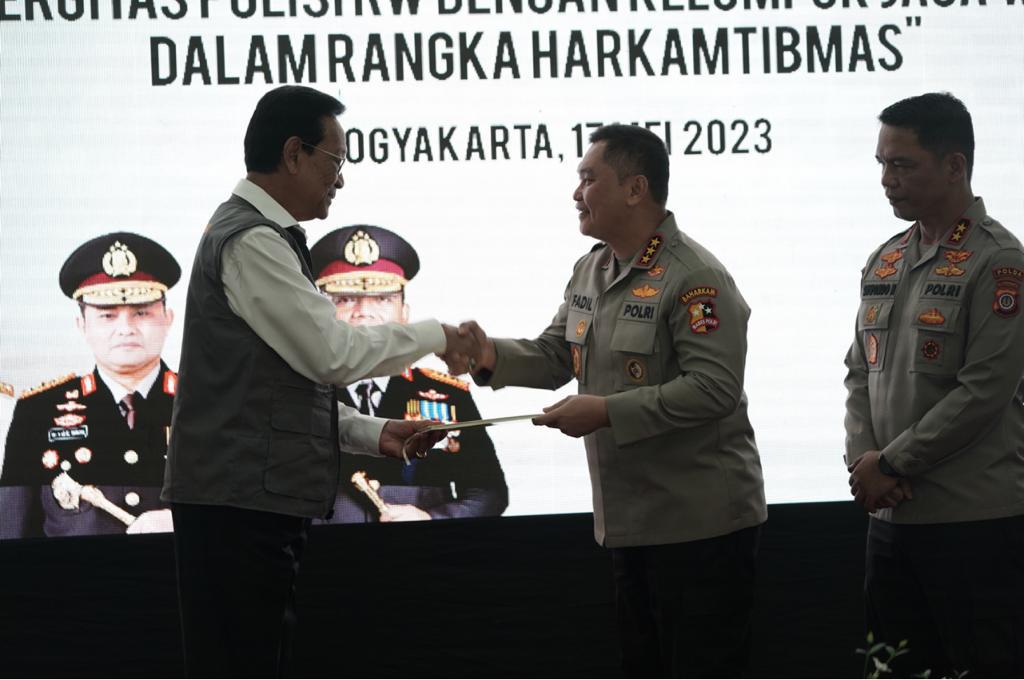 Polisi RW Praktik Kedekatan Polisi dan Masyarakat Akar Rumput
