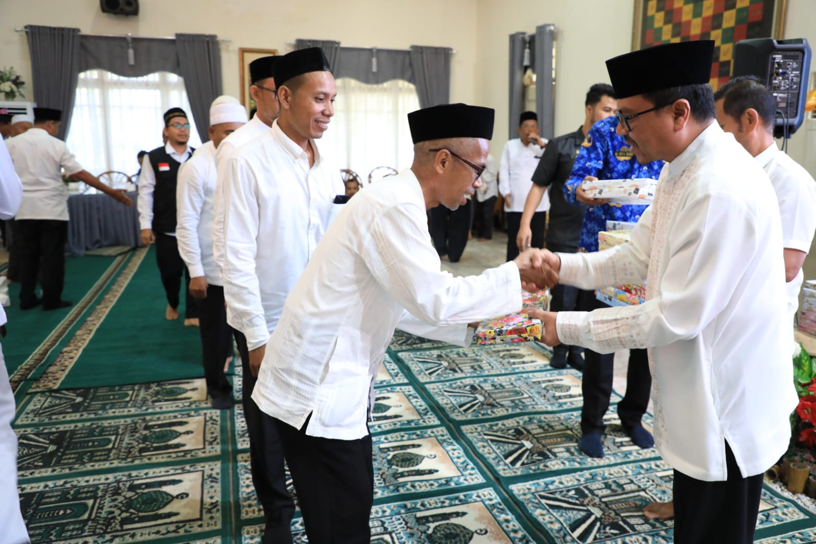 Pemkab Aceh Utara Peusijuek ASN Yang Berangkat ke Tanah Suci