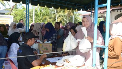 Ratusan Warga 15 Gampong di Kecamatan Kuta Malaka Padati Pasar Murah