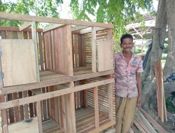 Kisah Marzuki, Menjadi Pembuat Kandang Ayam untuk Memenuhi Kebutuhan Harian