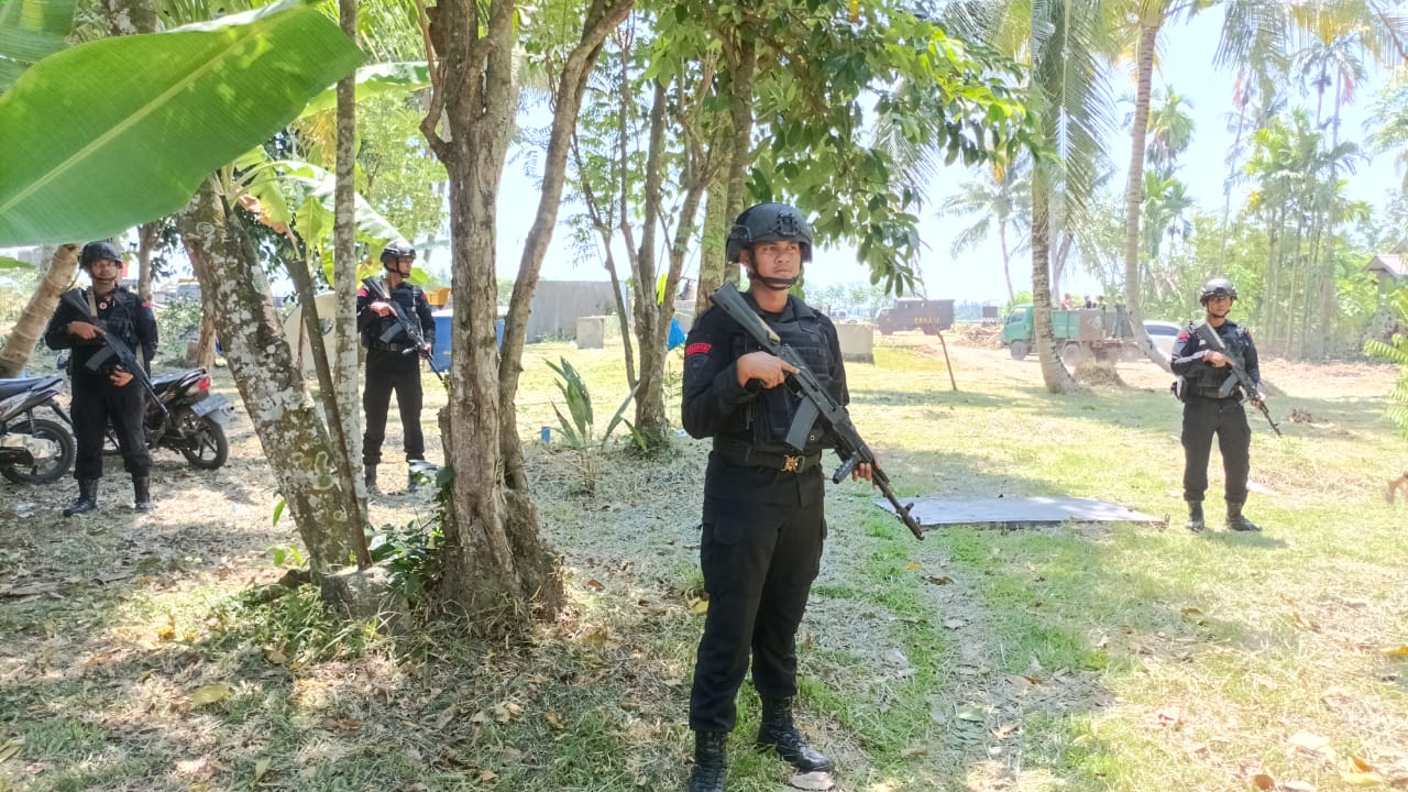Jelang Kedatangan Jokowi, Polisi Sterilkan Lokasi di Pidie Jelang Kedatangan Jokowi, Polisi Sterilkan Lokasi di Pidie