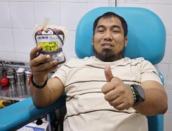 Hebat! Pj Bupati Aceh Besar Sigap Donor Darah Tengah Malam Saat Dibutuhkan