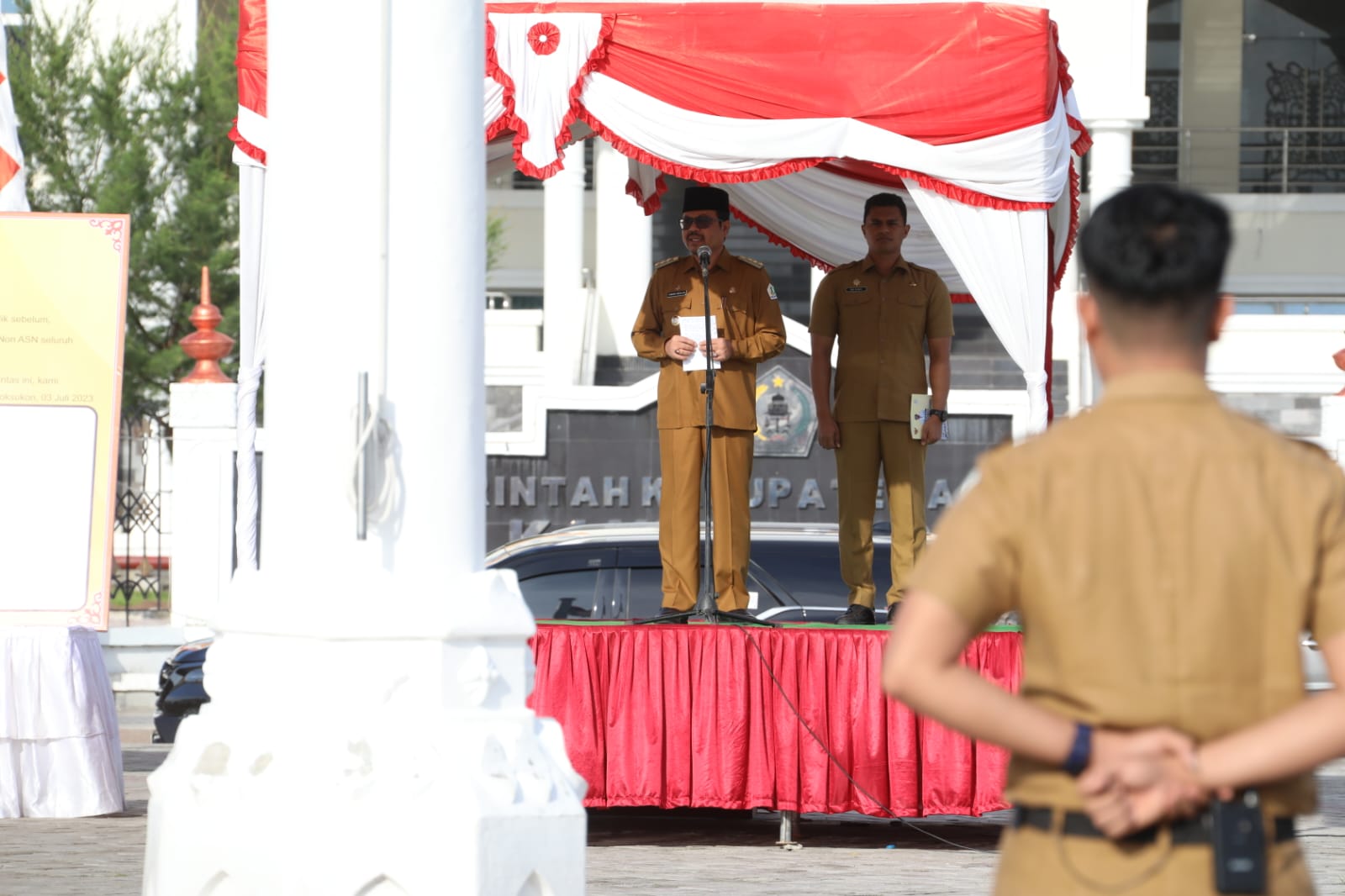 Pemkab Aceh Utara Gelar Apel Ikrar Netralitas Pemilu 2024 Pemkab Aceh Utara Gelar Apel Ikrar Netralitas Pemilu 2024