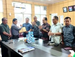 Pj Bupati Simeulue Serahkan Dokumen KUA-PPAS 2024 ke DPRK