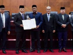 Penjabat Gubernur Sampaikan Pendapat Akhir di Sidang Paripurna DPRA
