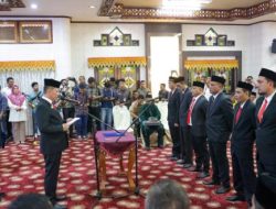Penjabat Gubernur Lantik Komisioner KIP Aceh